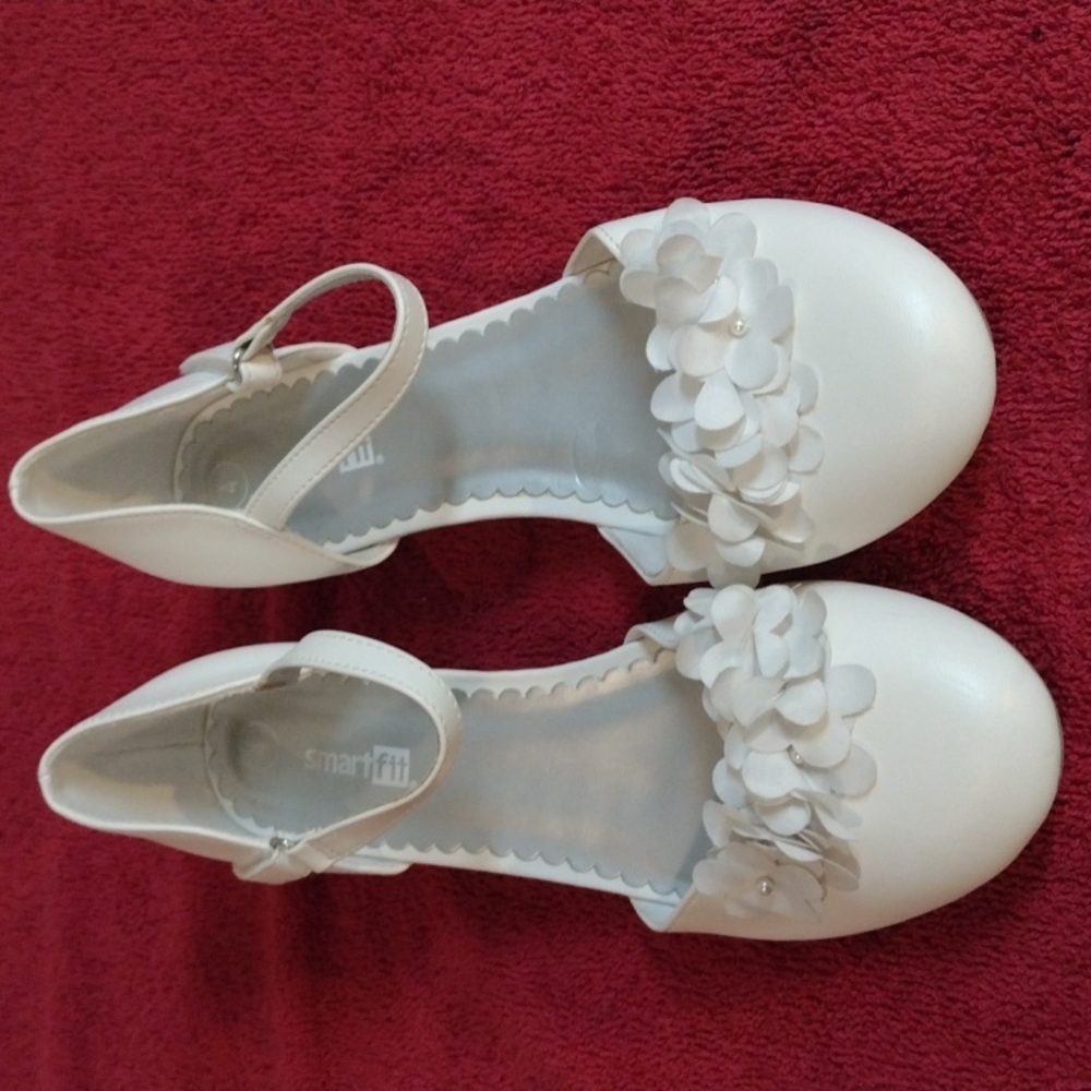 Smartfit white girls dress shoes